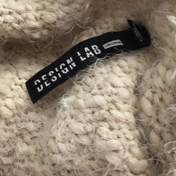 DESIGN LAB BEIGE LONG SWEATER SIZE Small petite - Picture 6 of 8